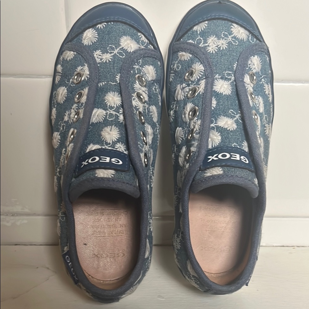 Geox Blue and White Denim Kid’s  Slip On Sneakers. Size 11 US/29 EU. Preowned.